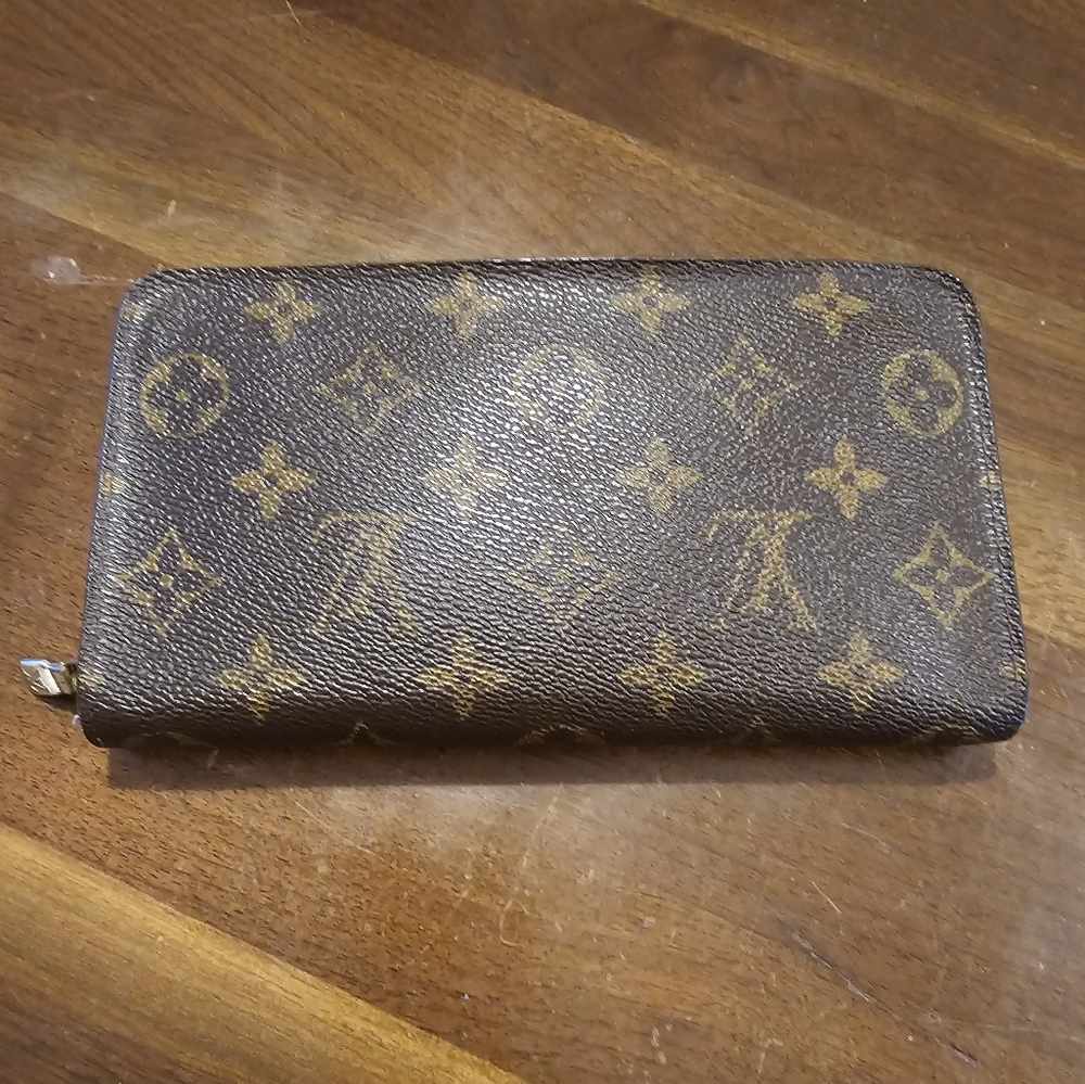 Authentic LV Louis Vuitton wallet